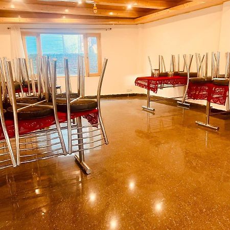 Hotel Lemoon Tree Manāli Zewnętrze zdjęcie