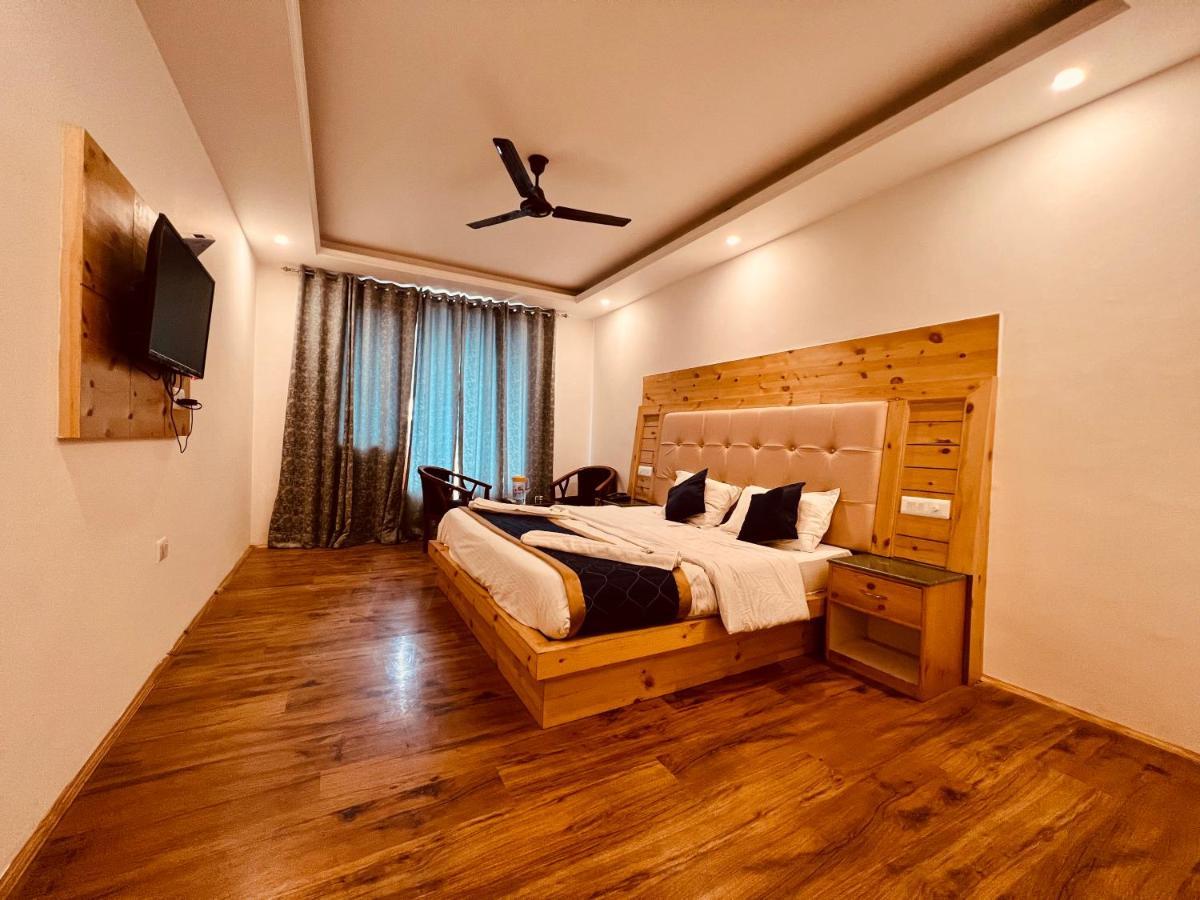 Hotel Lemoon Tree Manāli Zewnętrze zdjęcie